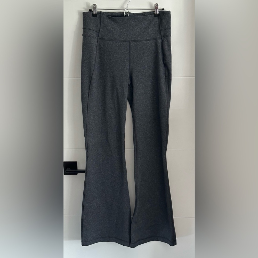 Lululemon Groove Pant Flare *Full-On Luxtreme 32" - Size 12